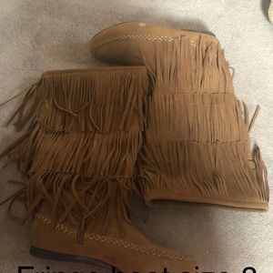 Fringe boots